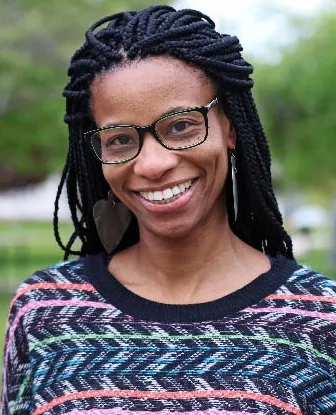 Portrait Shellae.jpg